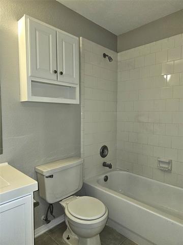 Building Photo - 2405 Tisbury Way