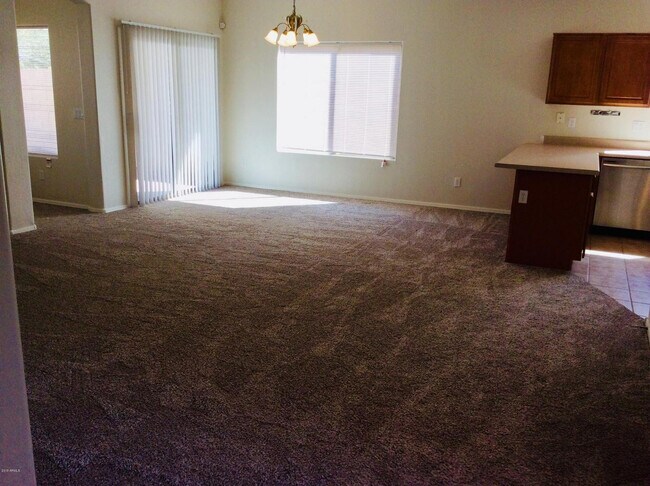 Building Photo - 44812 Paraiso Ln