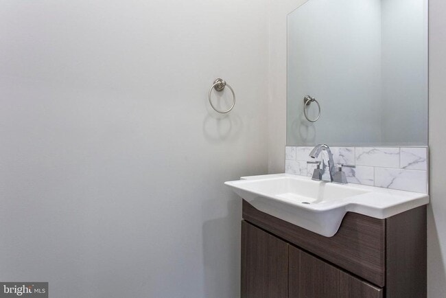 Building Photo - 2052 Gerritt St