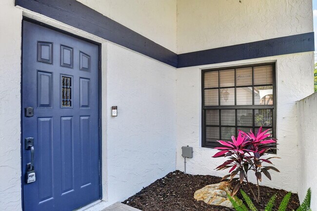 Building Photo - 1630 NW 22nd Ave