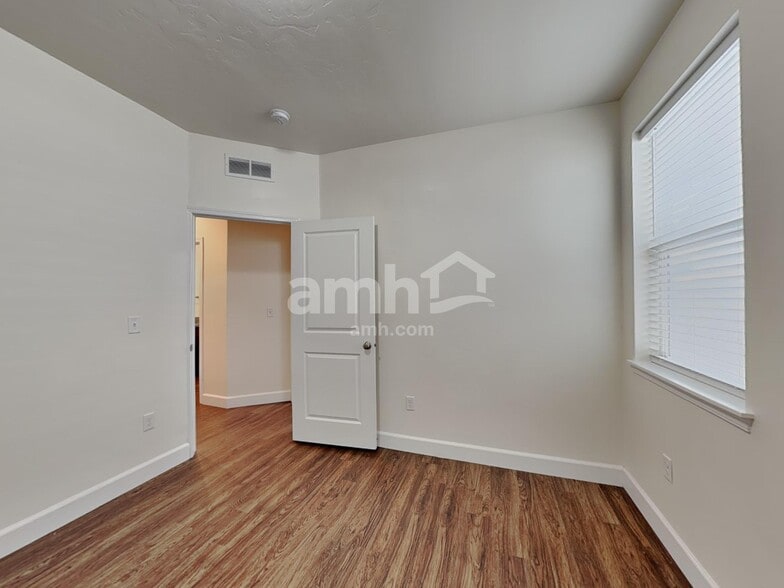 Building Photo - 231 E Sicily Dr