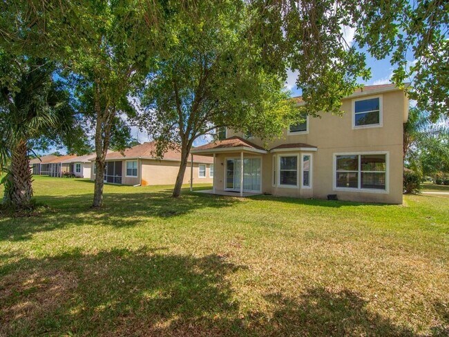 Building Photo - 4Bed/3Bath~2800 Sq Ft!~Pond View~Two Car Garage~Large Yard!