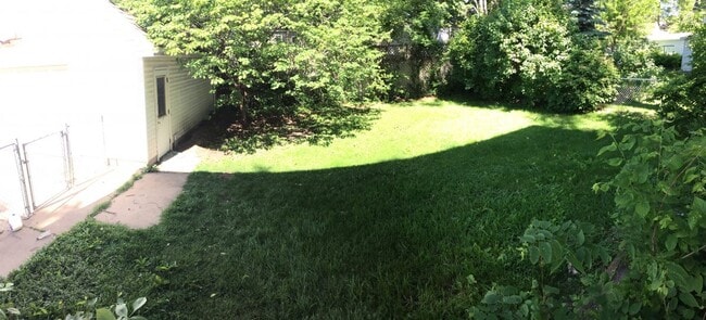 Building Photo - 2303 Main St