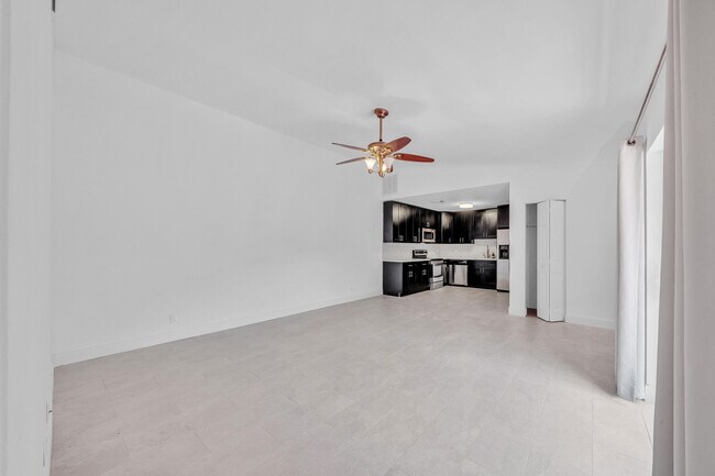 Building Photo - 4757 Sunny Palm Cir