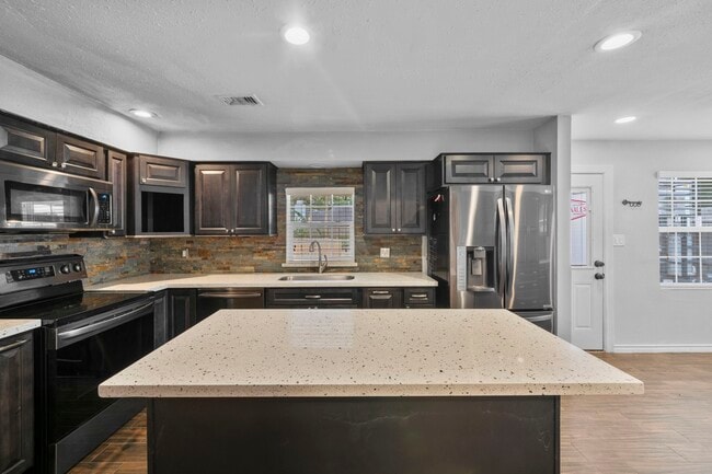 Building Photo - 10519 Fawnview Dr