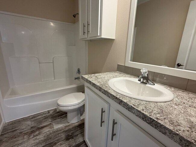 Building Photo - 4 Tahitian Dr