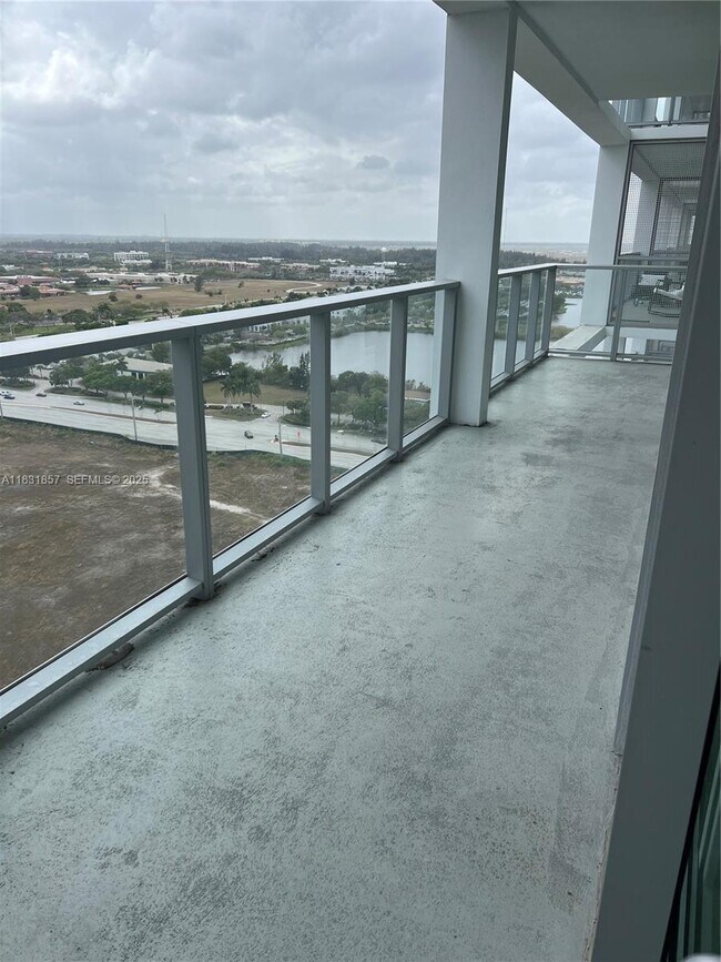 Building Photo - 2000 Metropica Wy