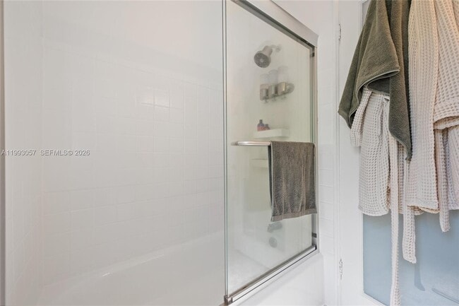 Building Photo - 750 Española Wy