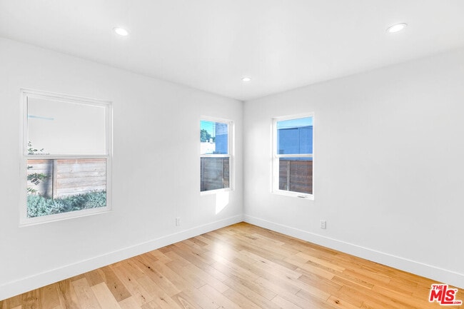 Building Photo - 3062 Field Ave