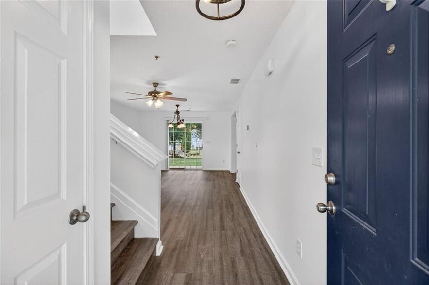 Building Photo - 275 Cottonwood Creek Cir