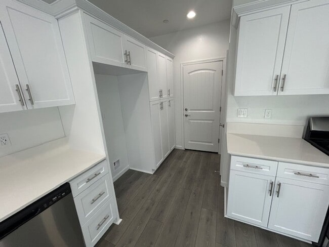 Building Photo - Brand New Home