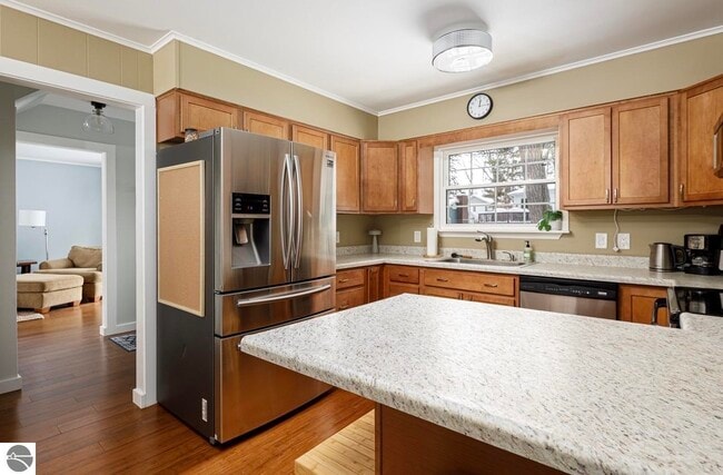 Building Photo - 1704 Comanche St