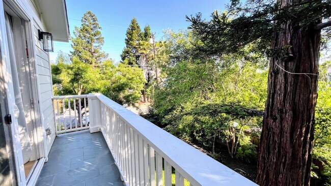 Building Photo - 718 San Benito Ave