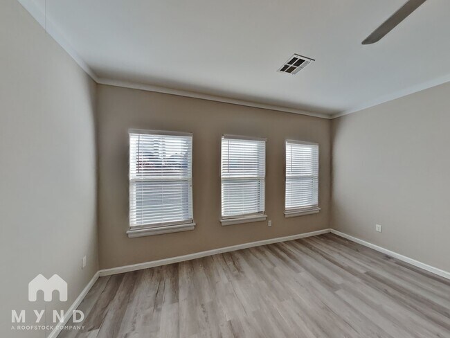 Building Photo - 12924 Firerock Cir