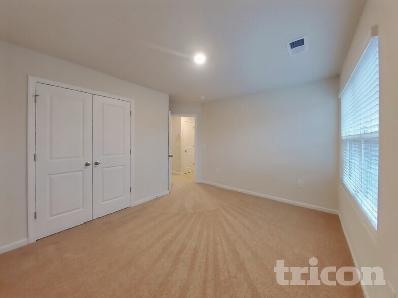 Building Photo - 6432 Lowe Ln