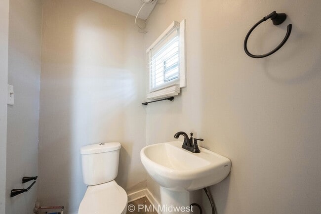 Building Photo - 1 Bedroom 1 bath