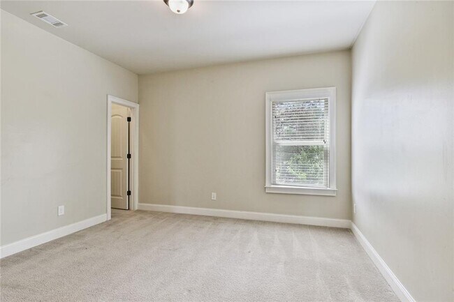 Building Photo - 4530 Fernbrook Pl