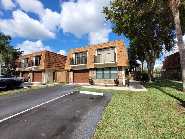 Building Photo - 8351 S Coral Cir