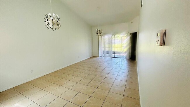 Building Photo - 12121 Augusta Woods Cir