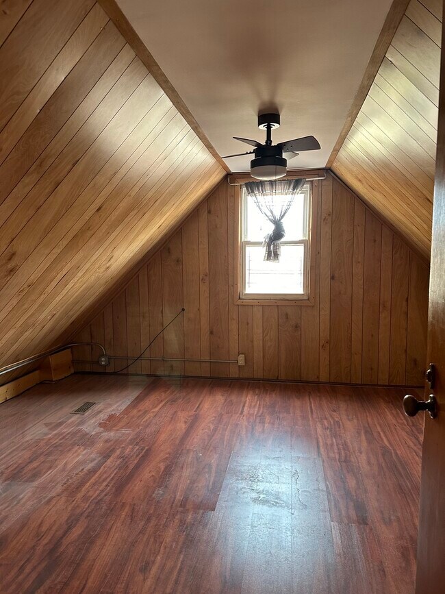 Building Photo - 8021 S Coles Ave