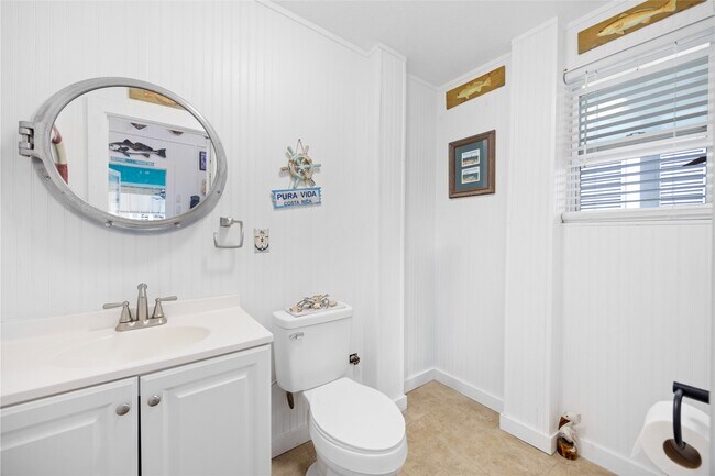 Building Photo - 1114 Tiki Dr