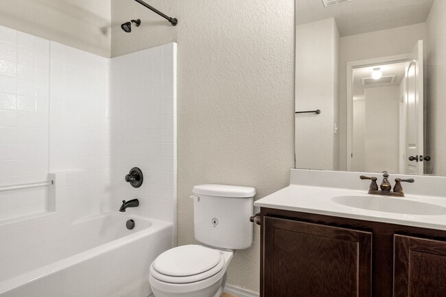 Building Photo - 566 Creekside Cir