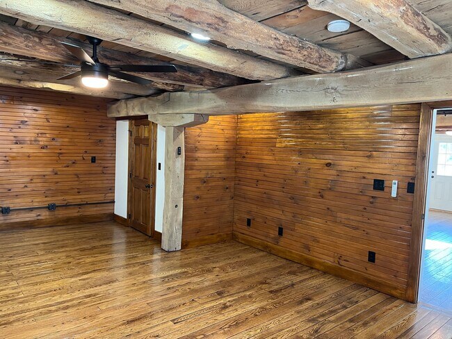 Building Photo - 2985 Granary Rd
