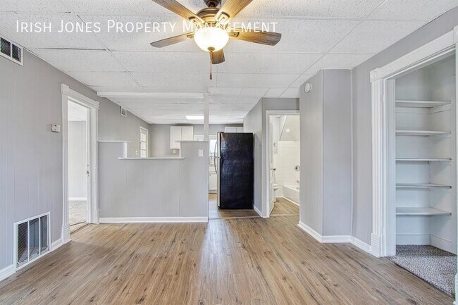 Building Photo - 152 Stevens St