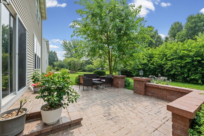 Building Photo - 126 Redmond Dr