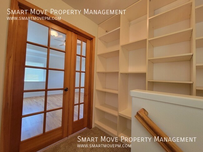Building Photo - 9978 W Sleepy Hollow Ln