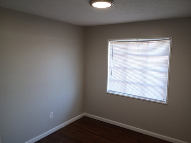 Building Photo - 1317 Fernwood Dr