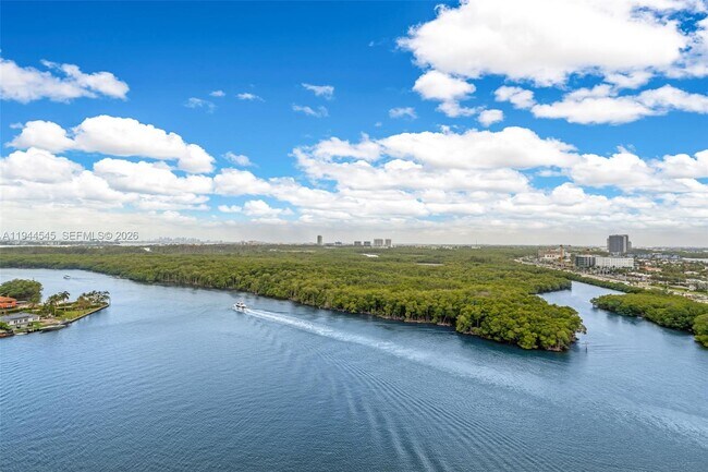 Building Photo - 400 Sunny Isles Blvd