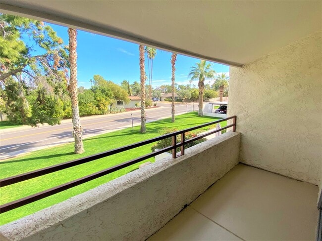 Building Photo - Experience the Best of Scottsdale Living