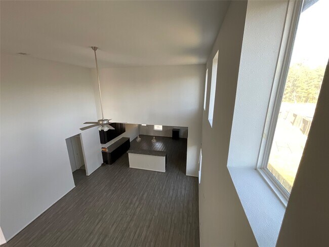 Building Photo - 8039 Brooks Crossing Dr