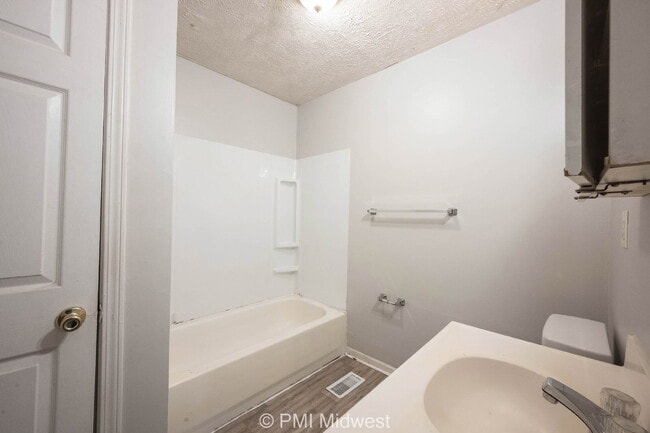 Building Photo - 4719 Calhoun St