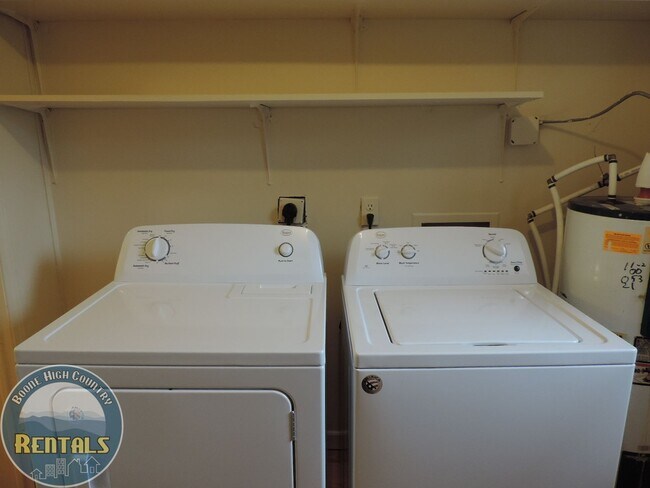 Building Photo - 2/1 in Sugar Grove; Quiet Area! Just Minutes to Boone! Available Now!