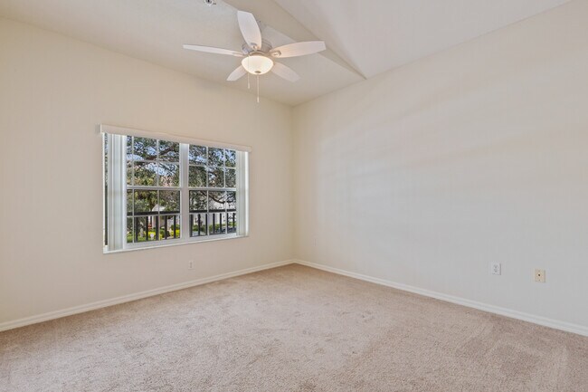 Building Photo - 4240 Central Sarasota Pky