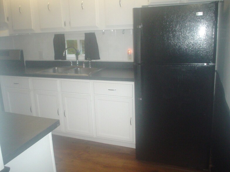 Building Photo - 12777 Butternut Ave