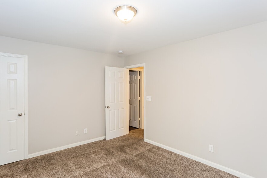 Building Photo - 7028 Indian Ridge Ln