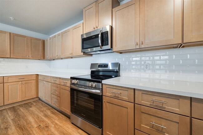 Building Photo - 211 Pk Pl Cir