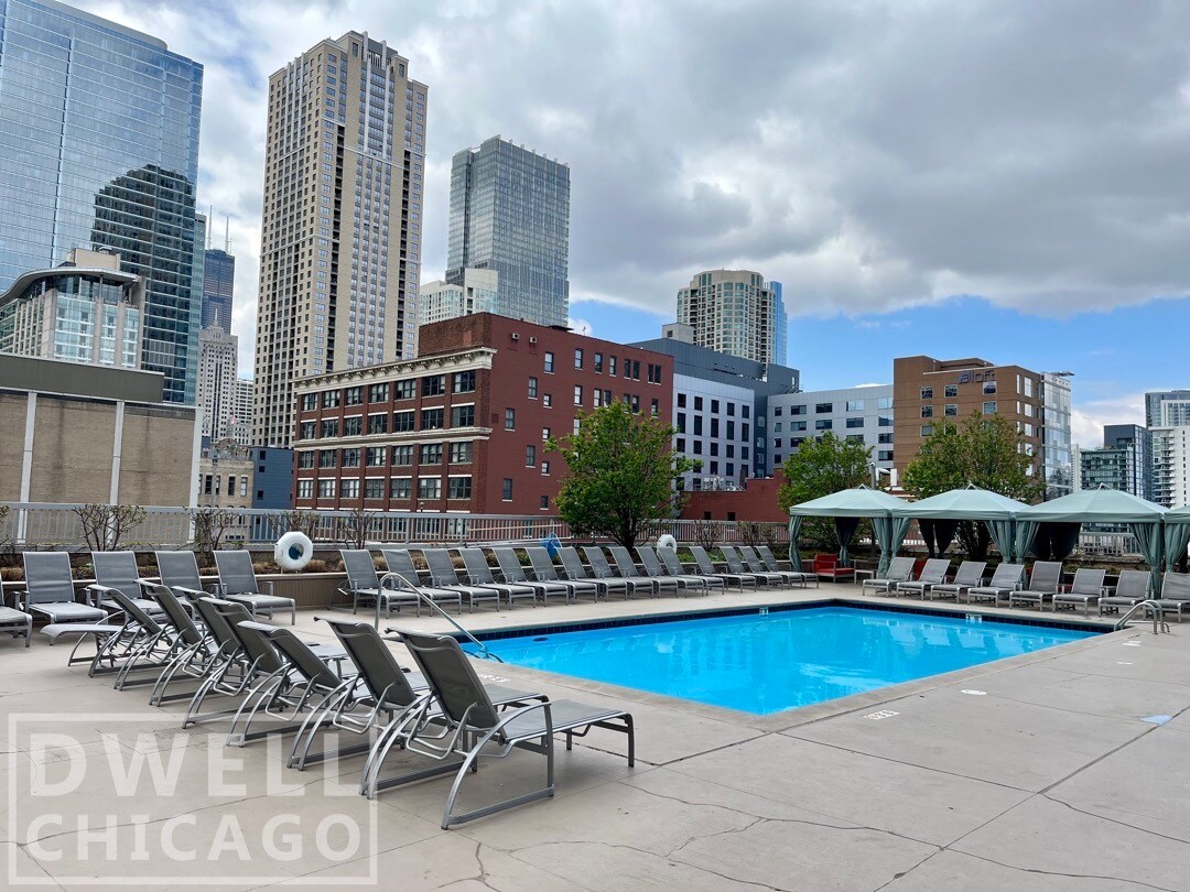 Building Photo - 545 N Dearborn St