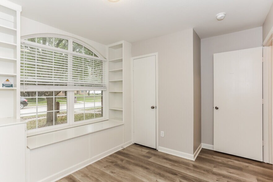 Building Photo - 213 Garden Valley Ln