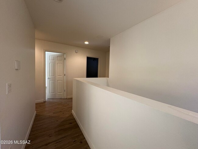Building Photo - 1133 S Pantano Overlook Dr