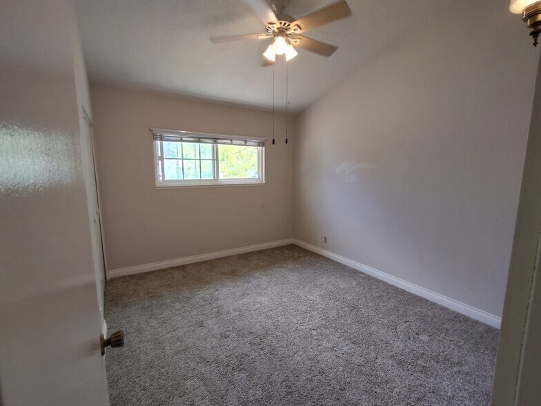 Building Photo - 43710 Rimvale Ave
