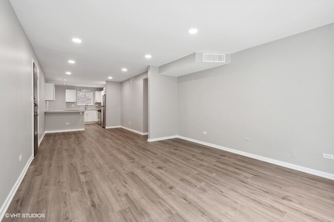 Dining Area - 1604 W Farwell Ave