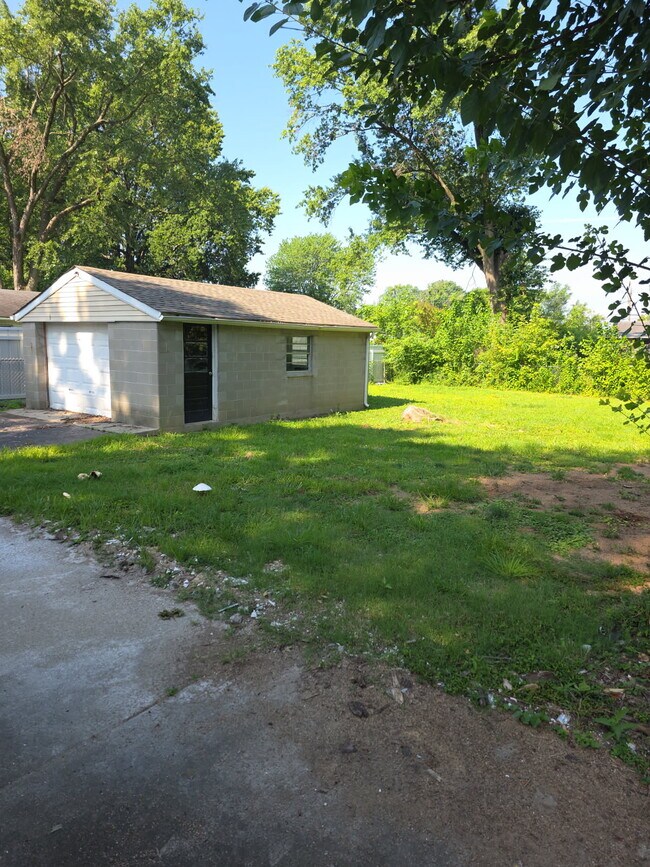 Building Photo - 5510 Halstead Ave