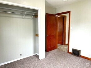 Building Photo - 37 Arcadia Ave