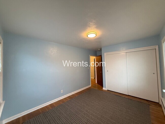 Building Photo - South Hill Charming corner lot 3 bed 2 bath in quiet neighborhood