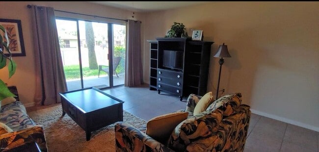 Building Photo - 2 BR and 2 Baths overlooking the Tennis Court