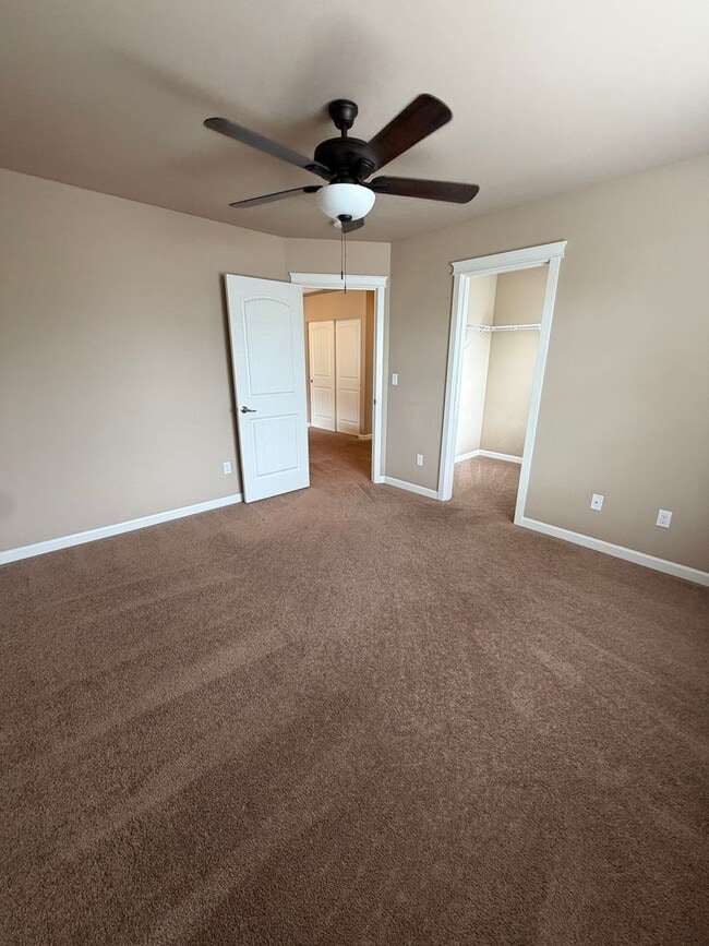 Building Photo - 1415 Grindstone Dr SE